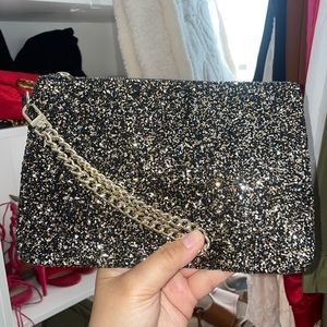 EXPRESS WRISTLET BAG